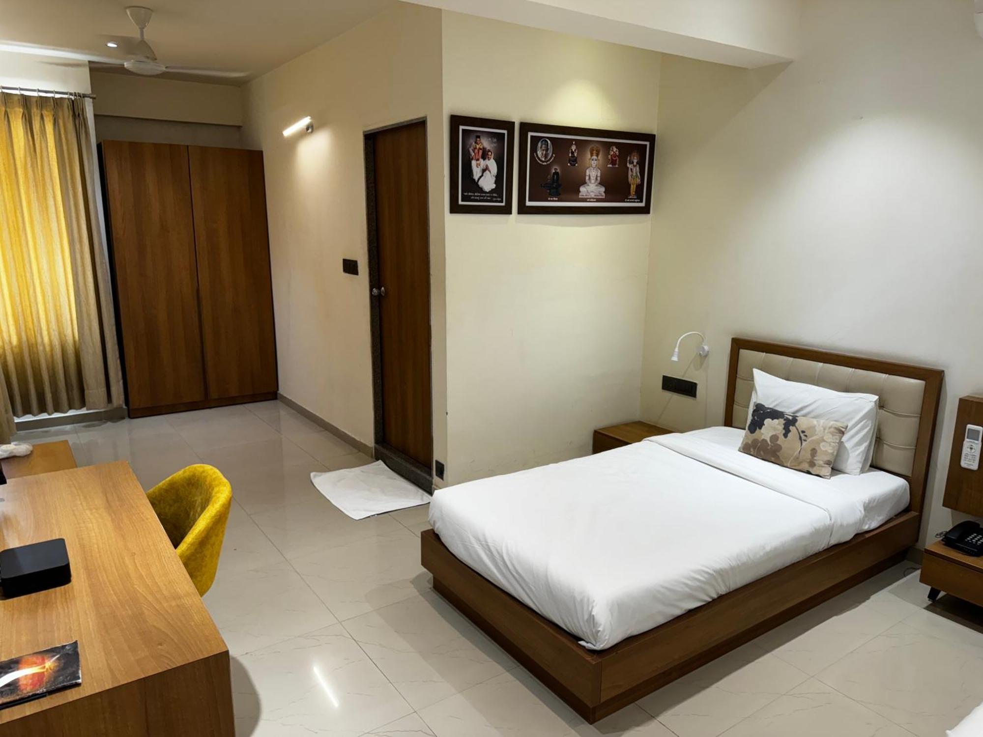 Siara Styles Amba Suites, Gandhinagar Kültér fotó