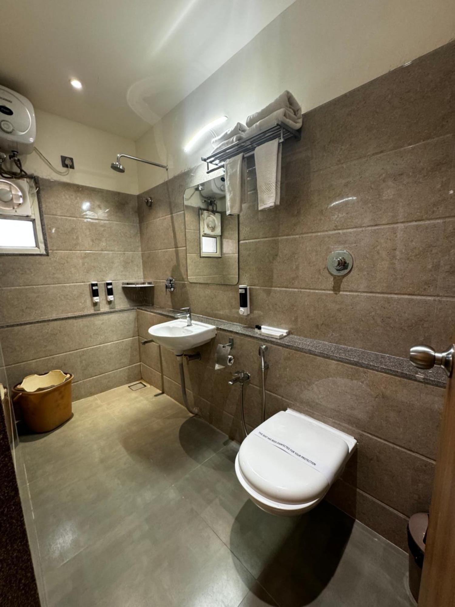Siara Styles Amba Suites, Gandhinagar Kültér fotó