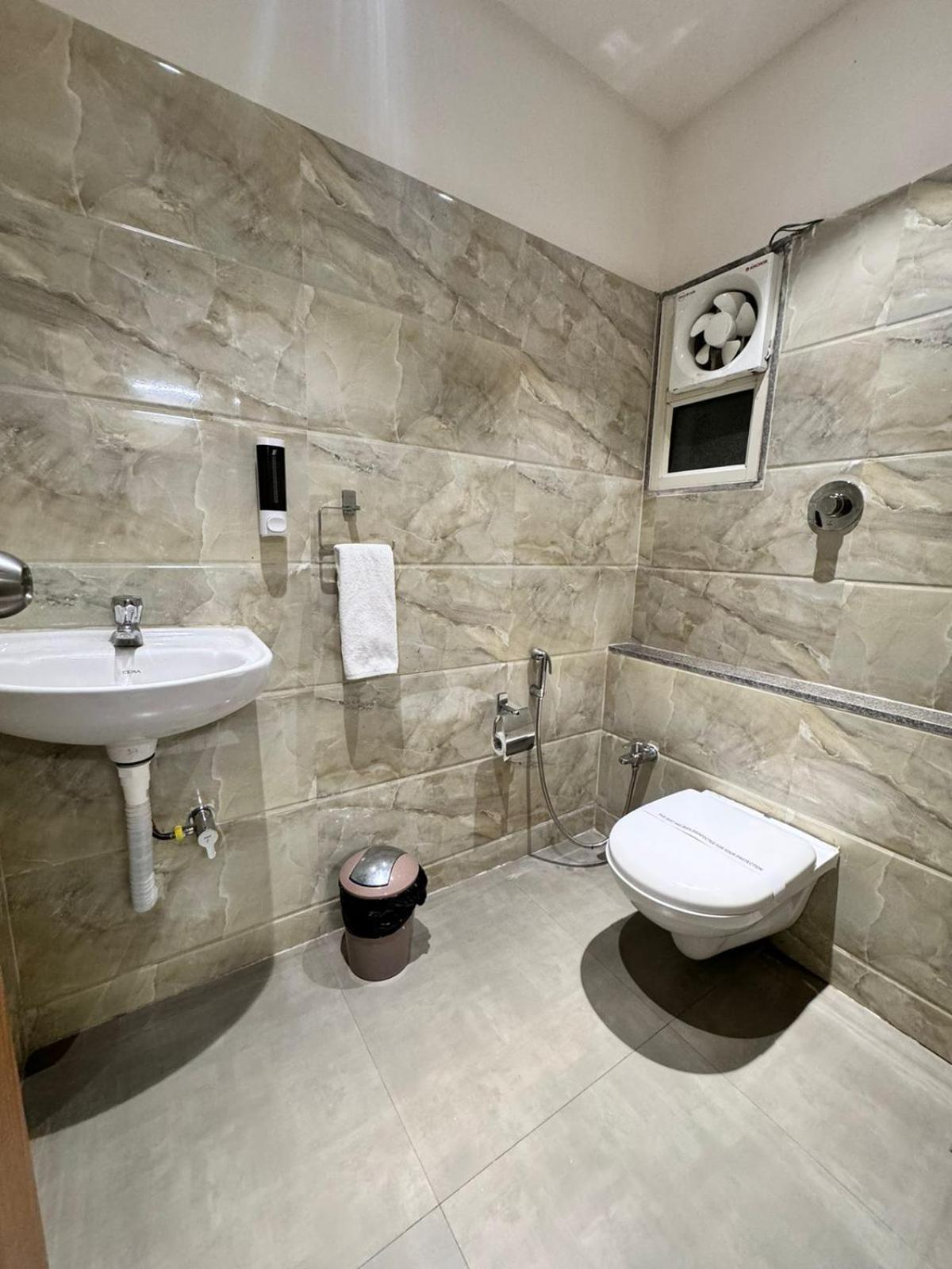 Siara Styles Amba Suites, Gandhinagar Kültér fotó