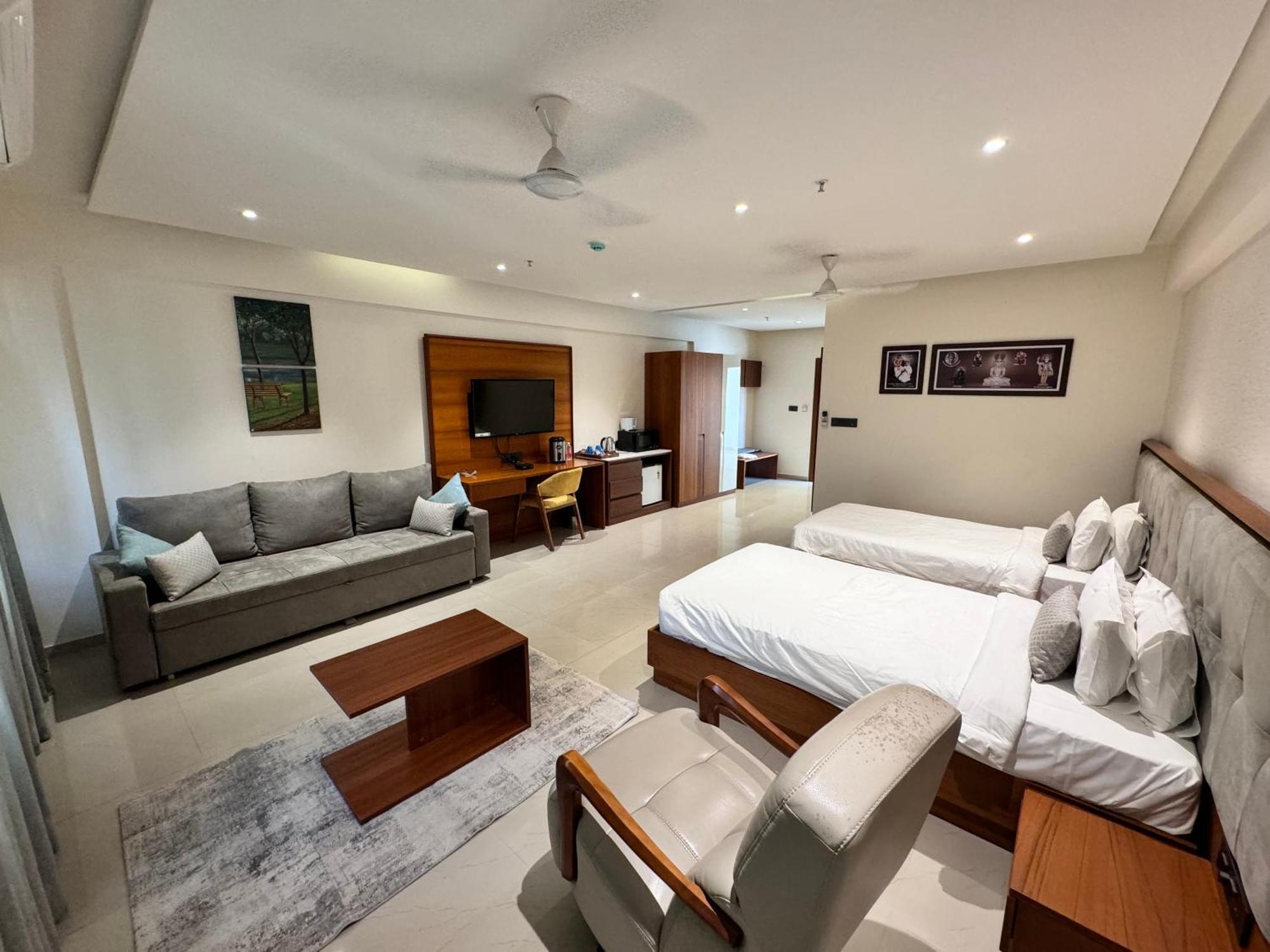 Siara Styles Amba Suites, Gandhinagar Kültér fotó