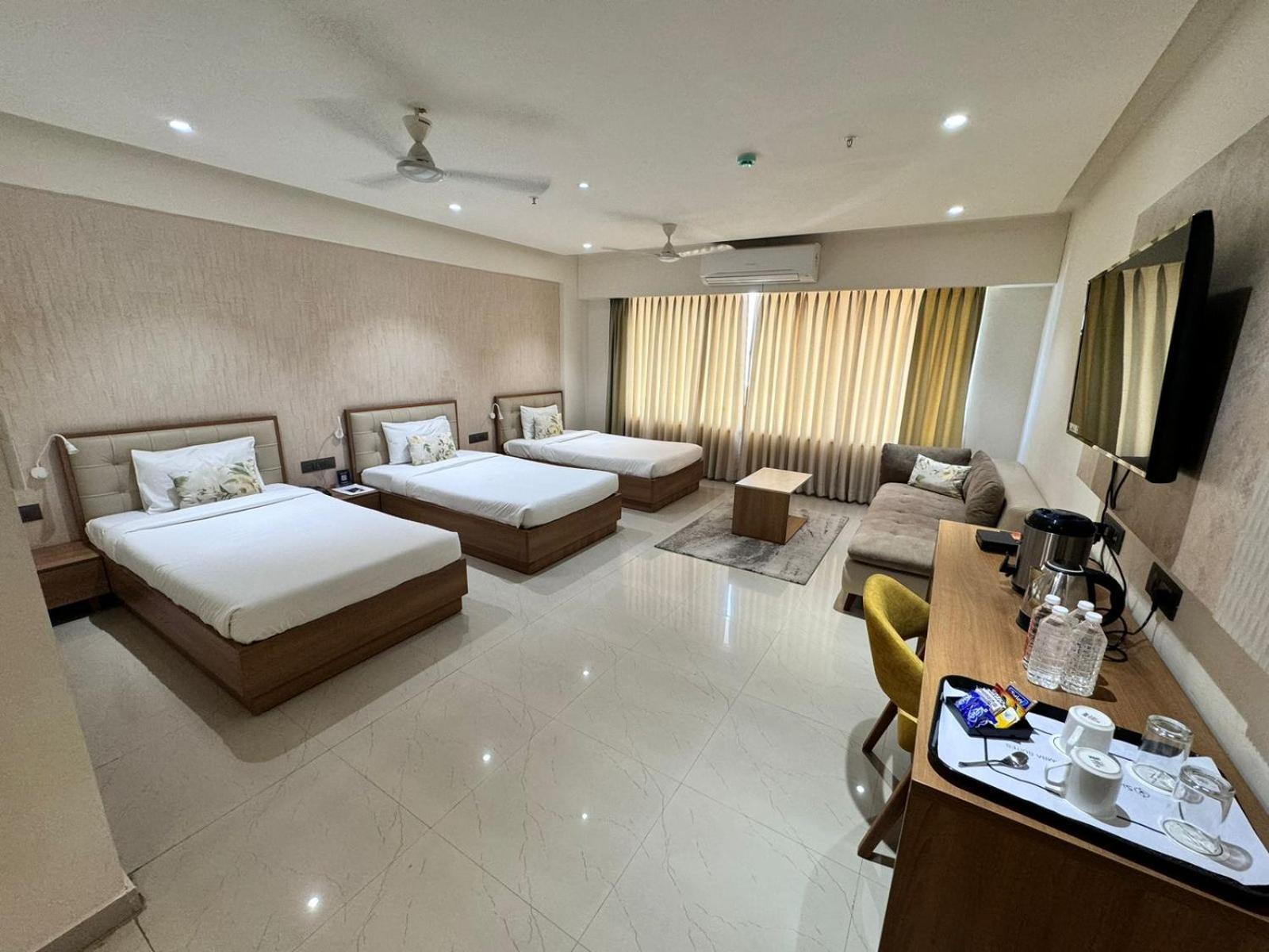 Siara Styles Amba Suites, Gandhinagar Kültér fotó