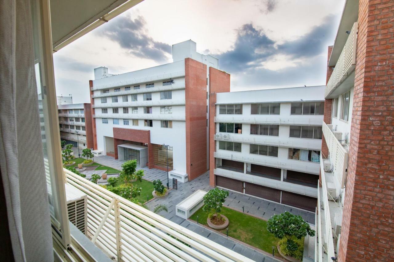 Siara Styles Amba Suites, Gandhinagar Kültér fotó