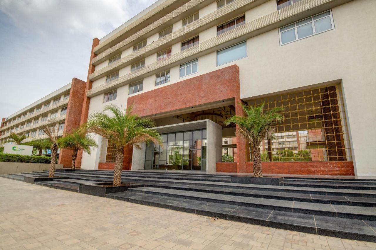 Siara Styles Amba Suites, Gandhinagar Kültér fotó